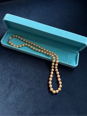 VINTAGE CULTURED PEARL NECKLACE  14K SOLID YELLOW GOLD CLASP .